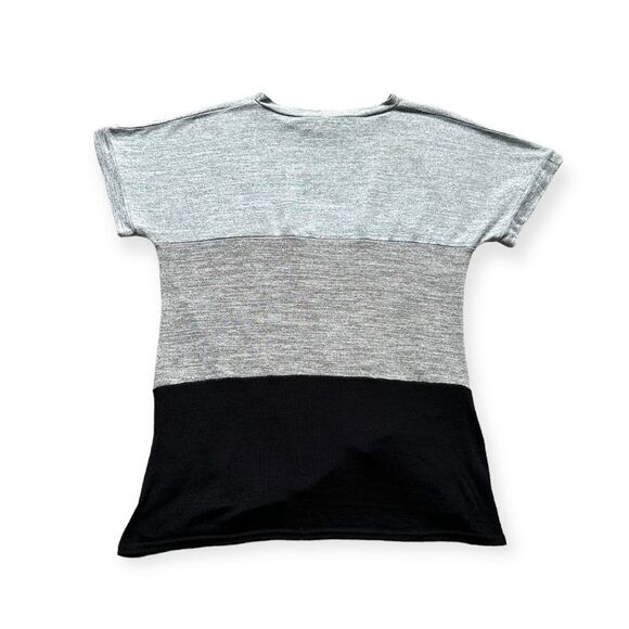 🔃Yidarton Gray And Black Front Twist Short Sleeve Shirt - Picture 2 of 6